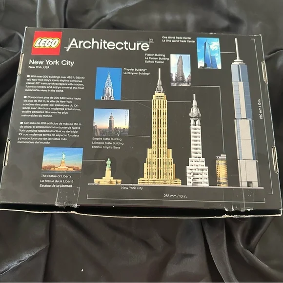 Lego Architecture New York City Set - Black, Gold, Silver, Blue, Green - Picture 7 of 13